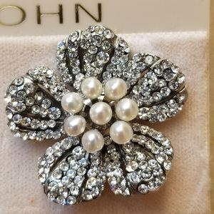 Vintage Simon Ju costume rhinestone caviar, pearl cluster floral clip earrings.